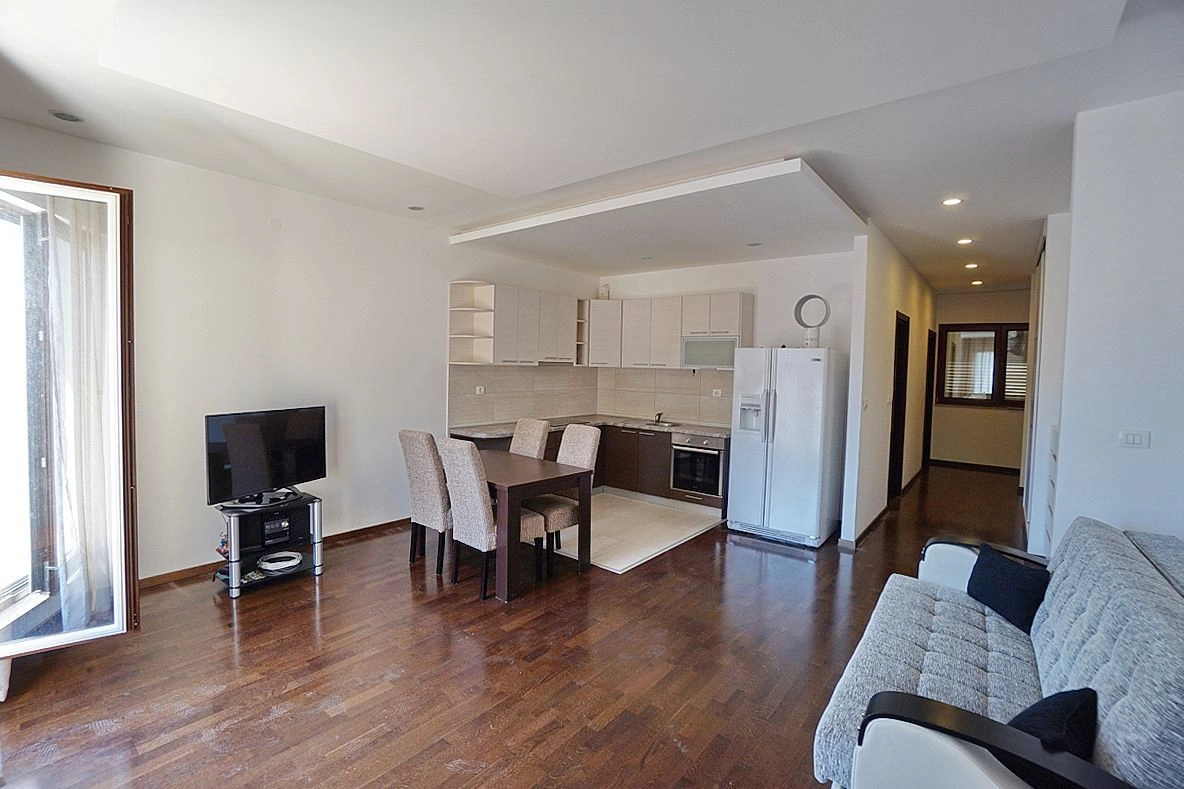 Роскошная квартира 59 м2 в центре Будвы