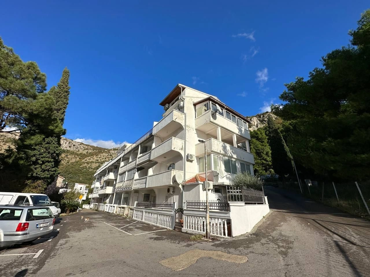 اشترِ شقة في بودفا بسعر 75 ألف يورو ✅ سكن ميسور التكلفة في مونتينيغرو