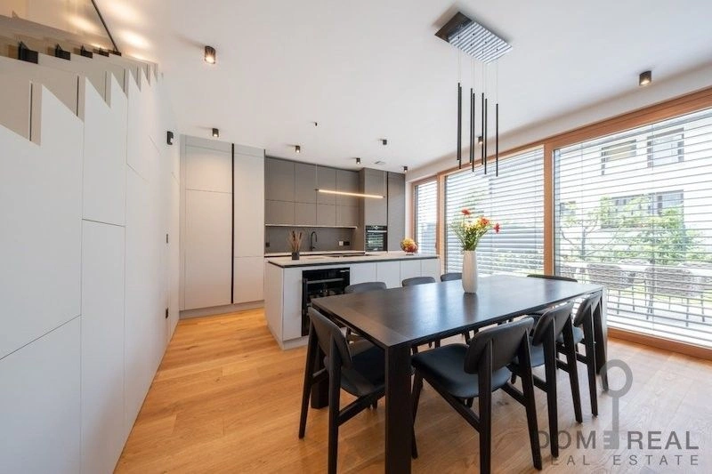 Sobrado 3+1 em uma área prestigiosa de Ljubljana