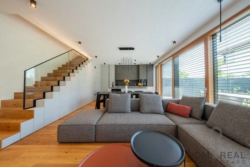 Sobrado 3+1 em uma área prestigiosa de Ljubljana