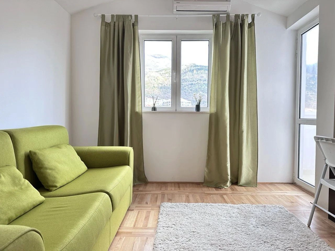 Уютная квартира 1+1 с видом на море в Будве