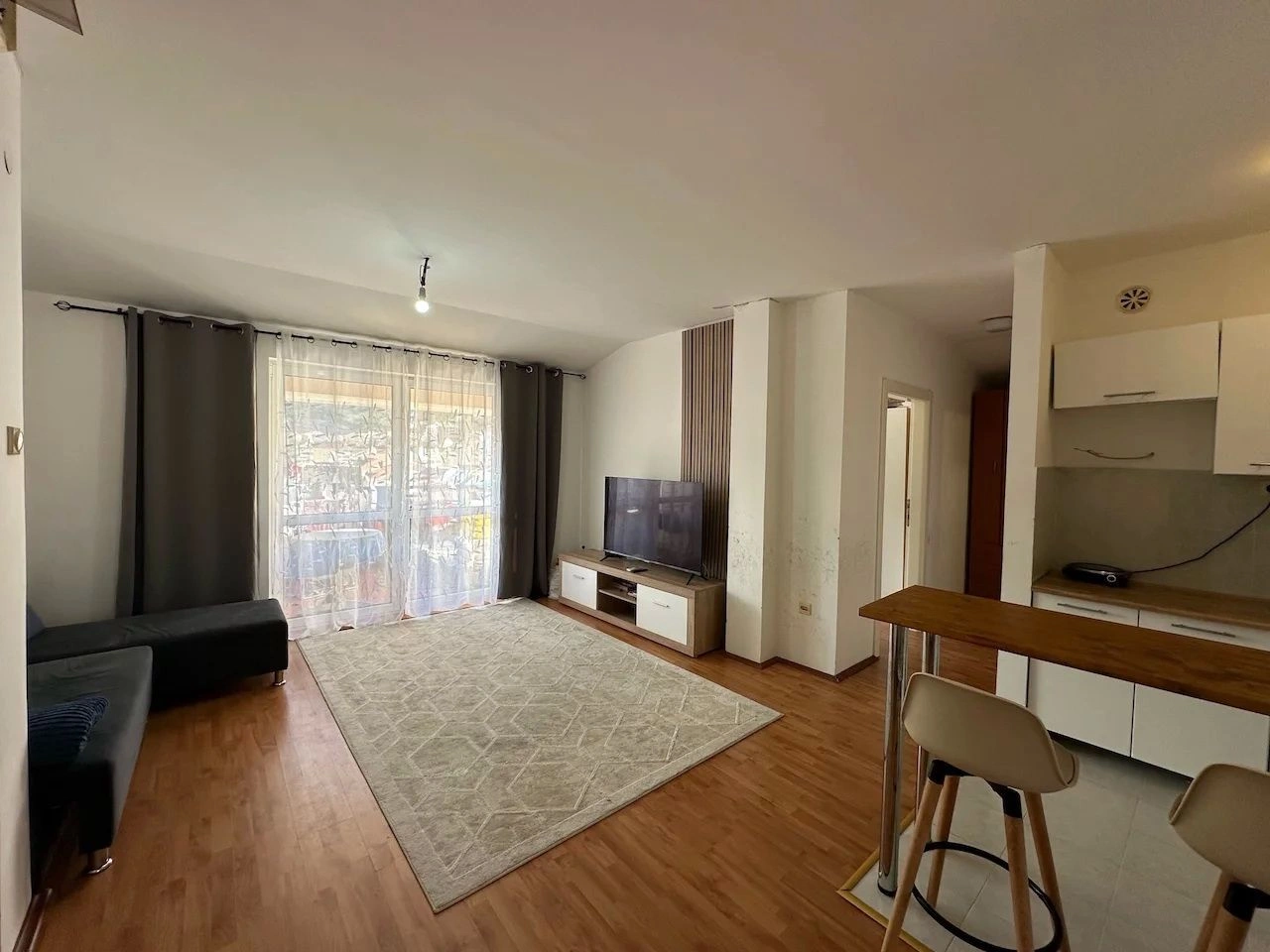 Appartement bien entretenu de 1+1 avec vue panoramique sur Budva