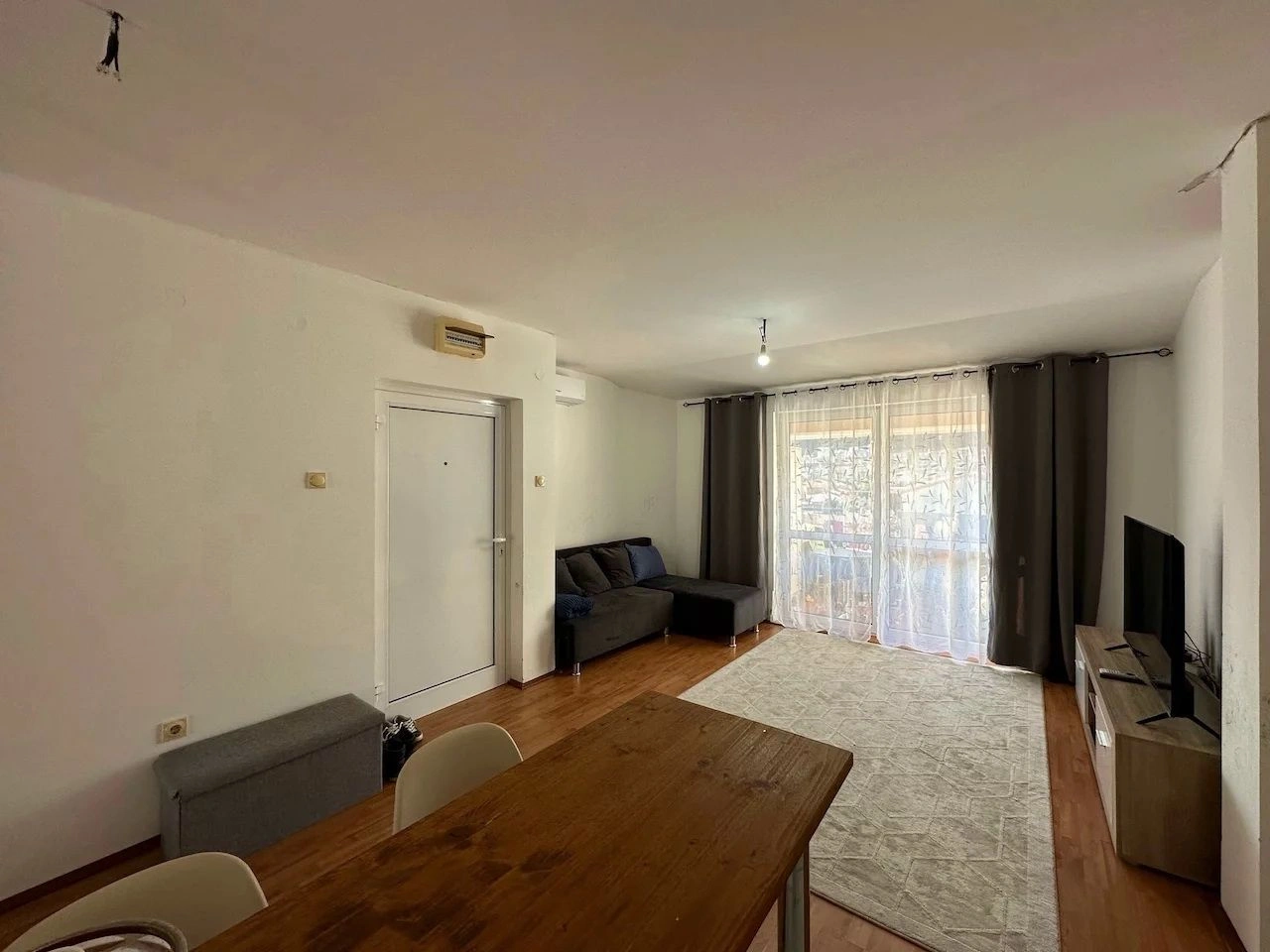 Appartement bien entretenu de 1+1 avec vue panoramique sur Budva