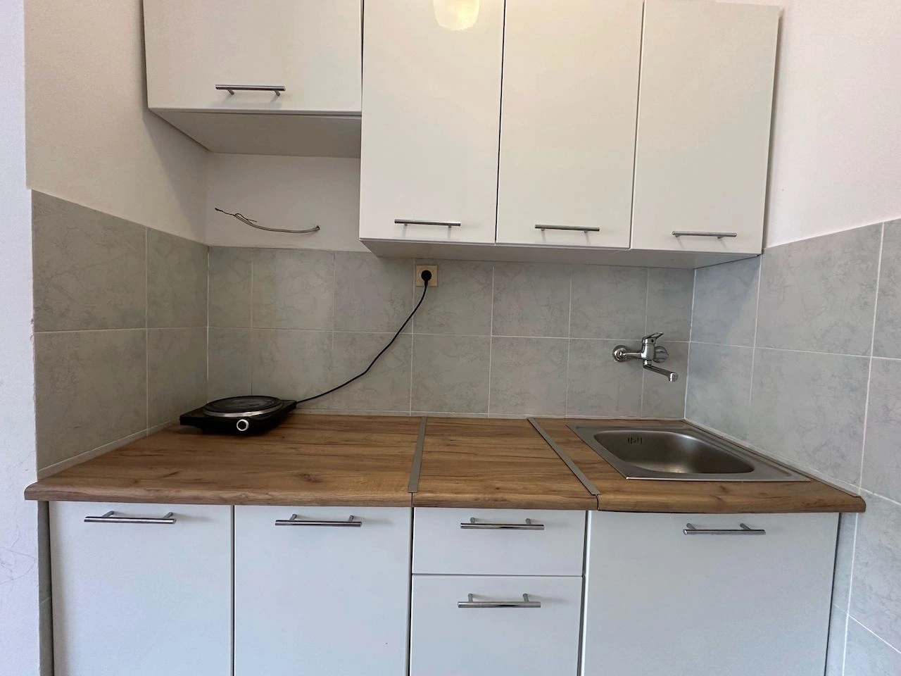 Appartement bien entretenu de 1+1 avec vue panoramique sur Budva