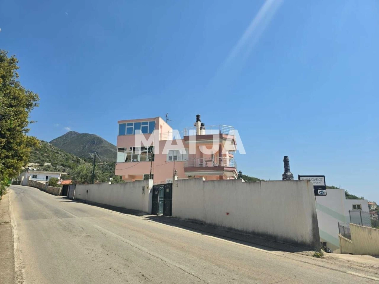Luxury house 450 m2 in Vlora region
