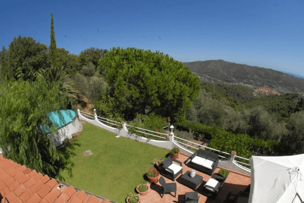 Andorra'nın resmedilecek kasabasında şömine ve teraslı 4+1 villa