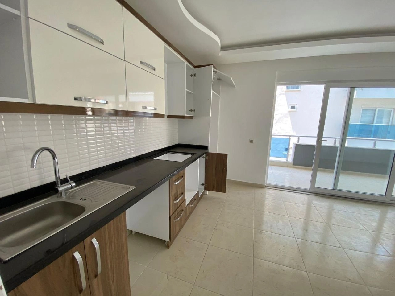 प्रतिष्ठित Alanya में 80 m2 का बड़ा अपार्टमेंट