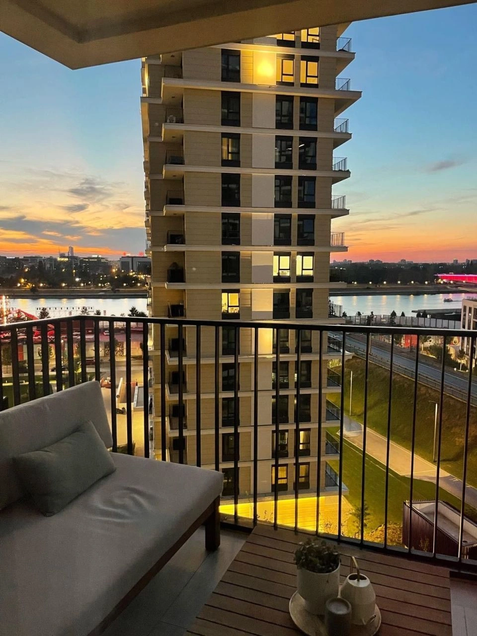 Apartment 2+1 with view of Danube river in Belgrade, Serbia