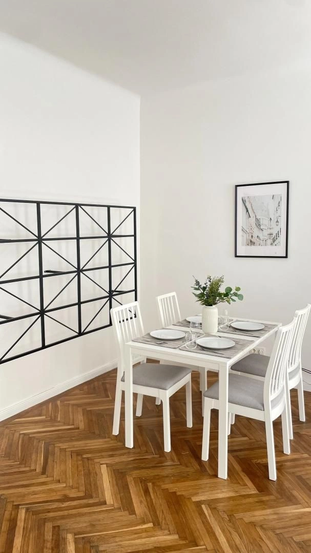 वियना, ऑस्ट्रिया के Penzing जिले में दो-कमरा अपार्टमेंट