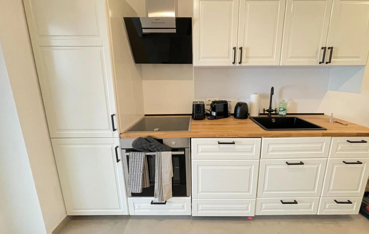 वियना, ऑस्ट्रिया के Penzing जिले में दो-कमरा अपार्टमेंट