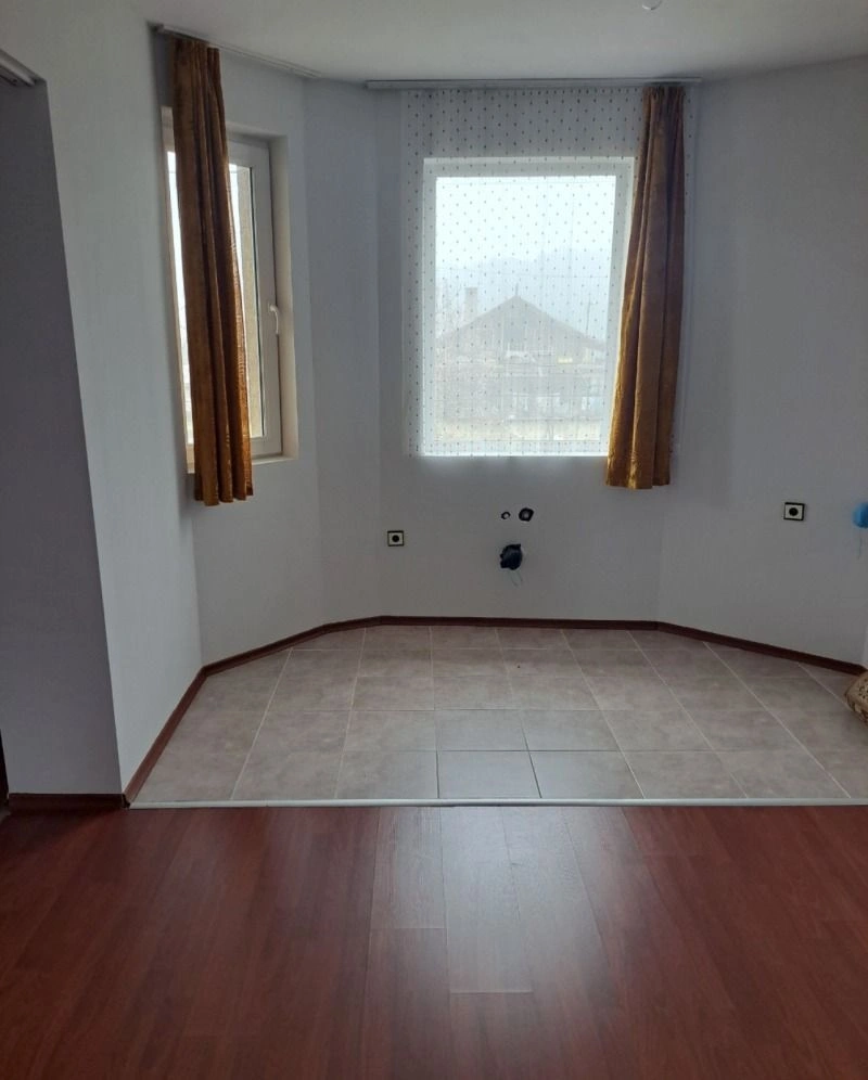 वार्ना (बुल्गारिया) के प्रतिष्ठित क्षेत्र में समुद्र दृश्य वाली विला