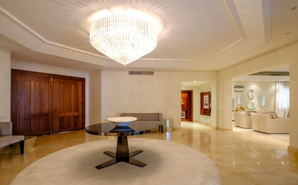 Luxuriöse 5+1 Villa in der Region Nikosia