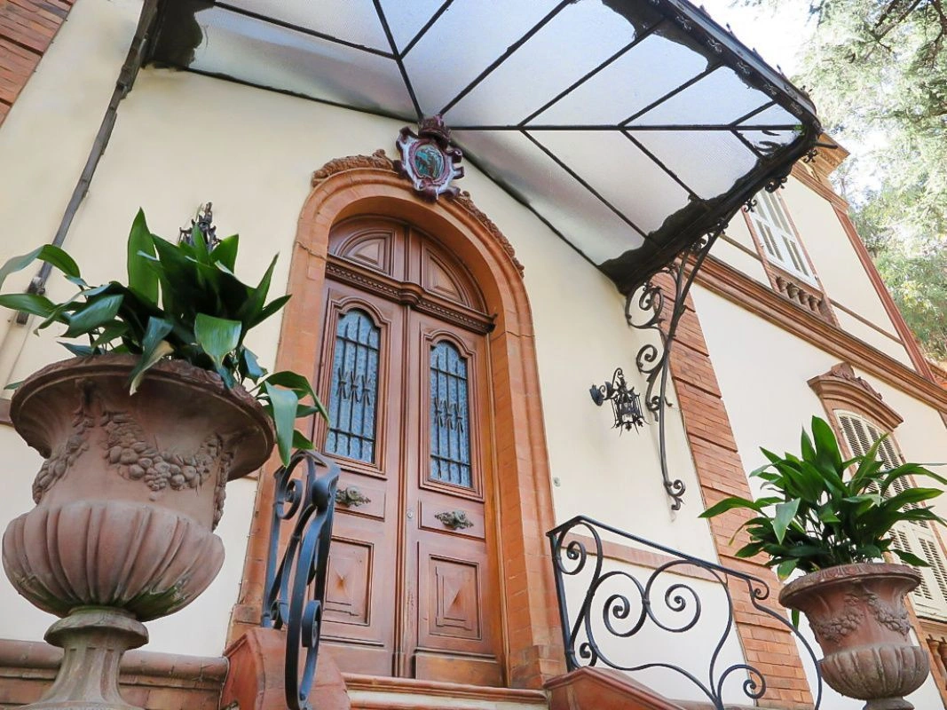 Historic villa 9+1 next to the sea in Arma di Taggia