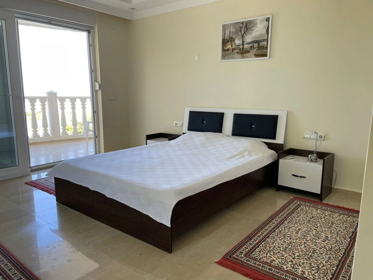 فيلا رائعة تحتوي على 4 غرف نوم، بمساحة 220 م2، تقع في ديميرتاس، الألانيا، على 3 طوابق، مفروشة بالكامل، ومساحة قطعة الأرض 550 م2، عقار في تركيا ✅ معتمد من قبل خبراء VelesClub Int.