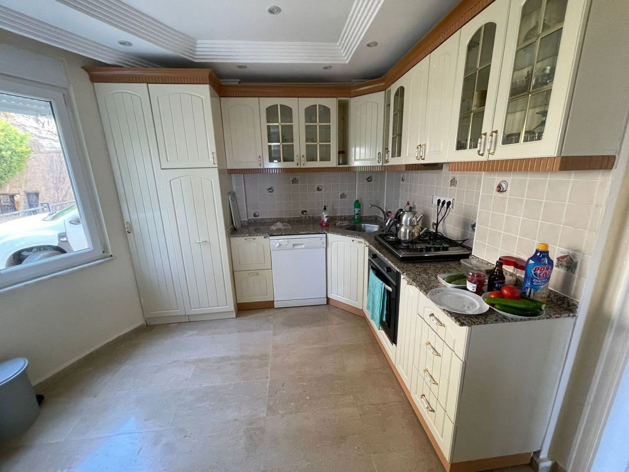 فيلا رائعة تحتوي على 4 غرف نوم، بمساحة 220 م2، تقع في ديميرتاس، الألانيا، على 3 طوابق، مفروشة بالكامل، ومساحة قطعة الأرض 550 م2، عقار في تركيا ✅ معتمد من قبل خبراء VelesClub Int.