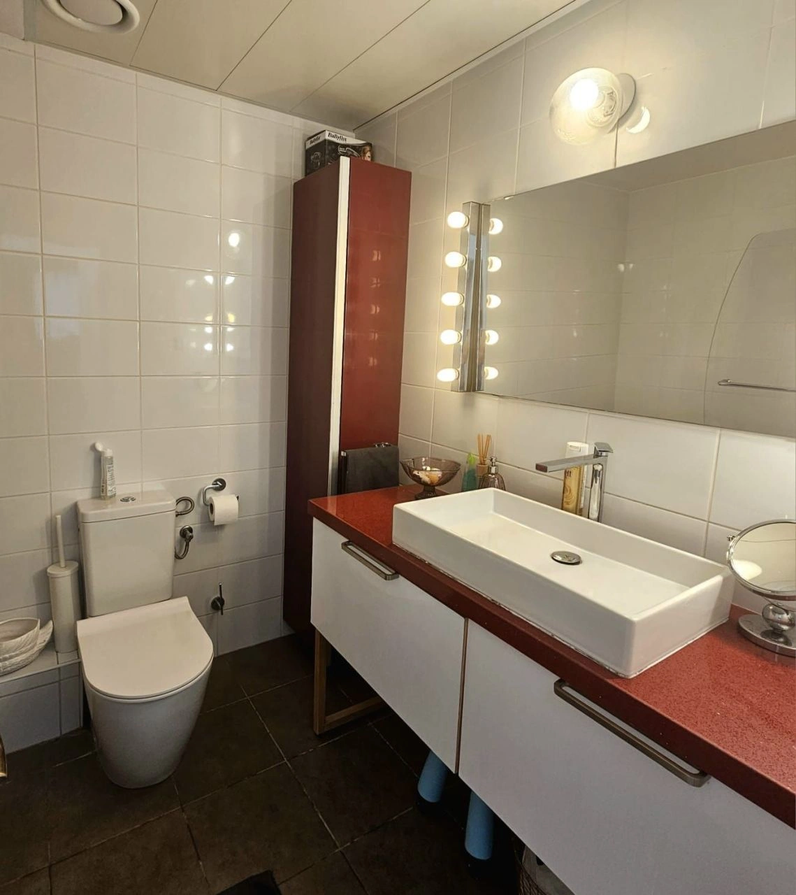 اشترِ شقة مع غرفة معيشة واسعة في تل أبيب - 1,540,700 دولار