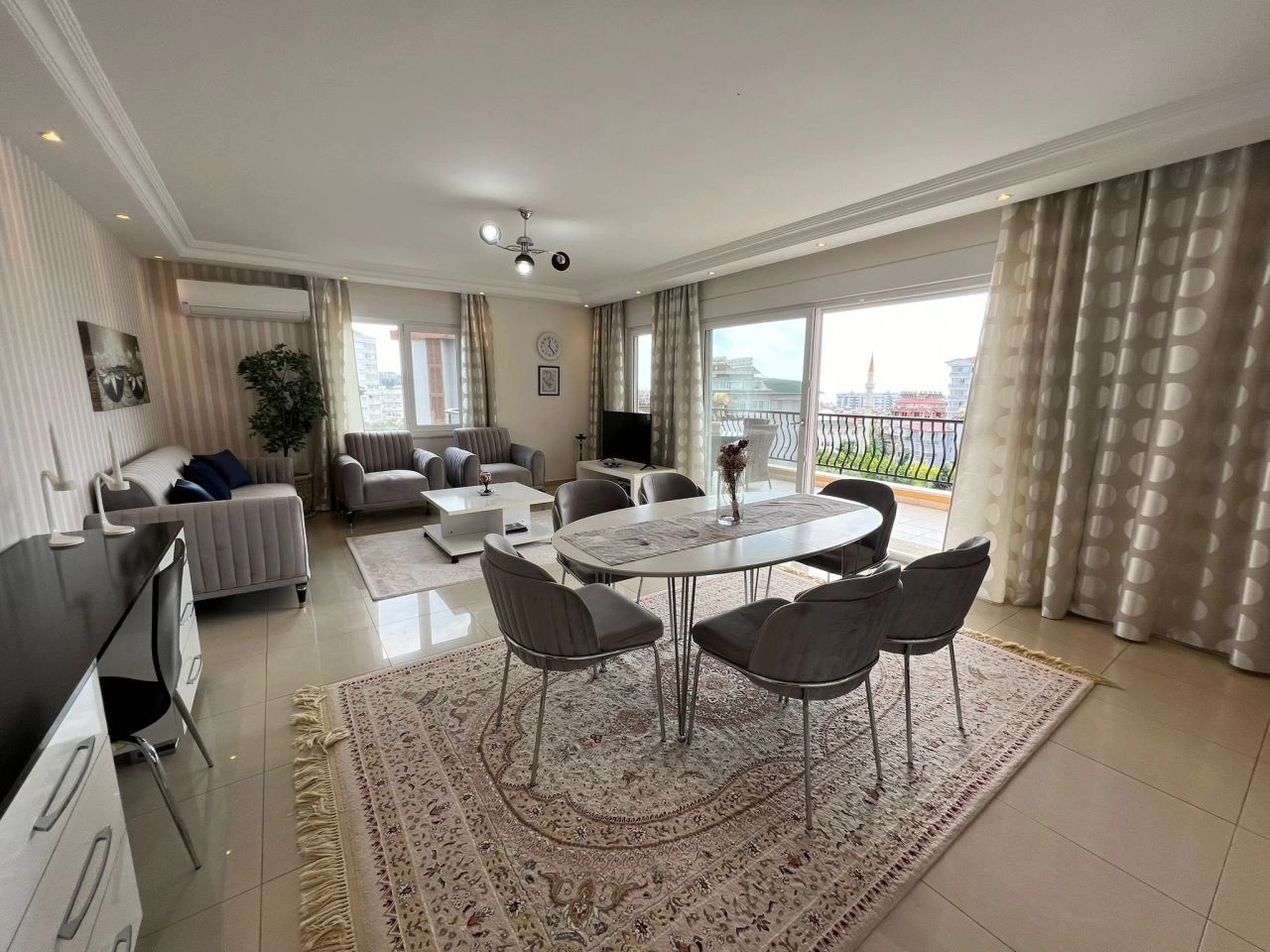 Magnifico appartamento di 135 m2 con vista sulle montagne e sul mare, nel quartiere Tosmur, Alanya