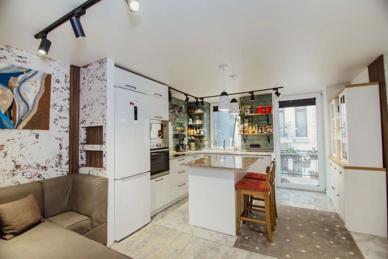 बातुमी, जॉर्जिया में पुराने शहर का नज़ारा वाला 3+1 अपार्टमेंट