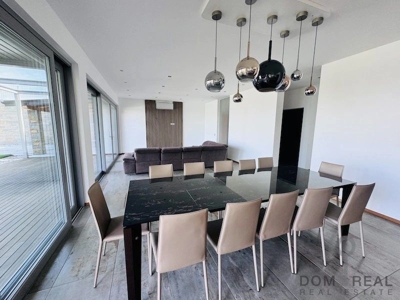 Villa 4+1 avec vue panoramique sur la mer Adriatique