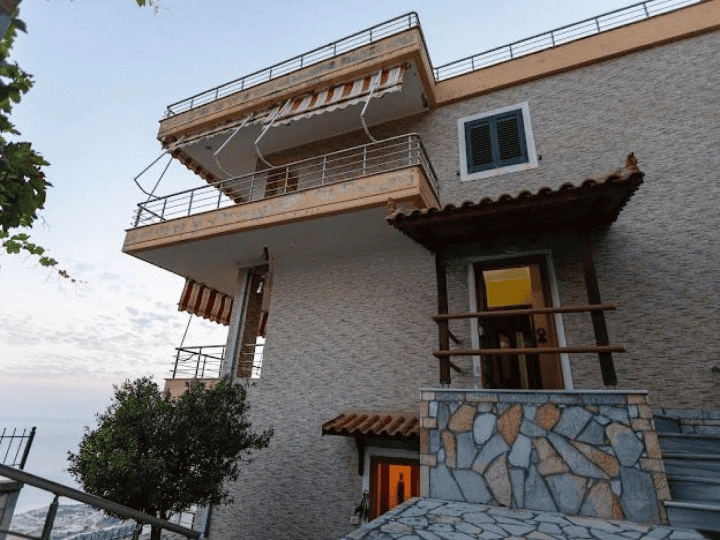 Magnificent villa 260 m² in Vlora