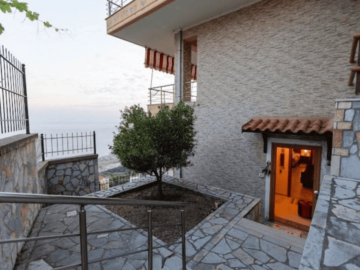 Magnificent villa 260 m² in Vlora