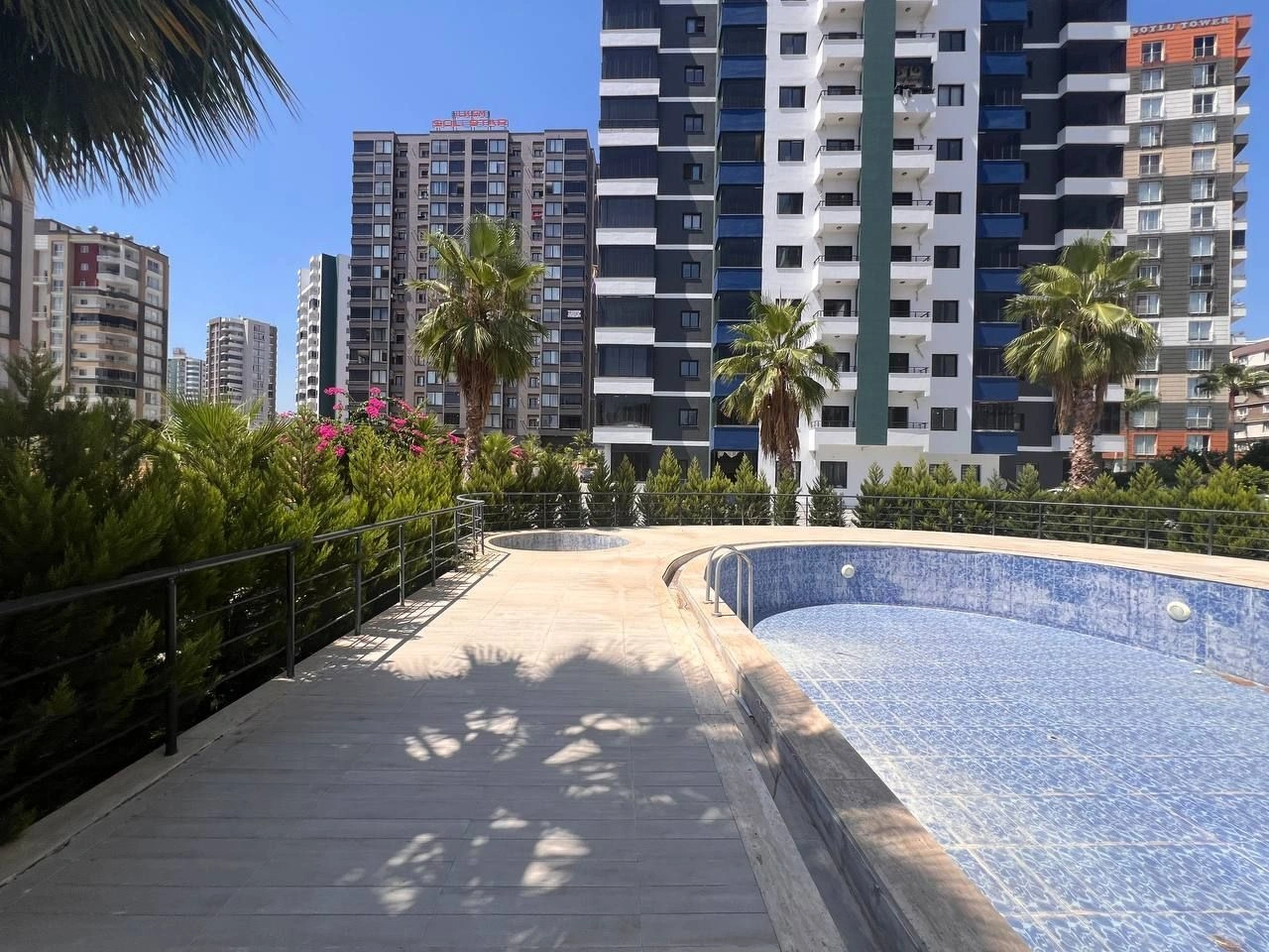 Luxury 2+1 apartment in Soli Mersin