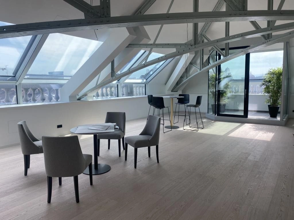 Luxurious penthouse with two loggias in Vienna, Austria, 212.52 m²