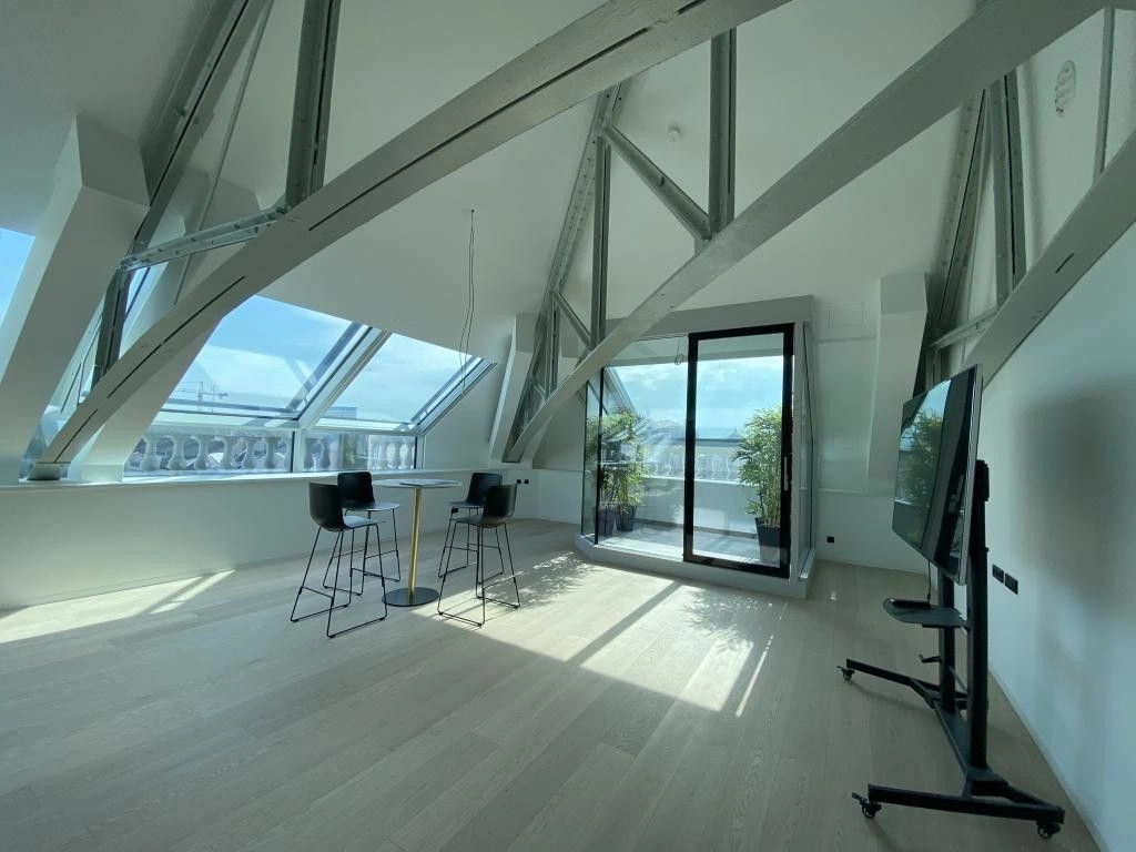 Luxurious penthouse with two loggias in Vienna, Austria, 212.52 m²