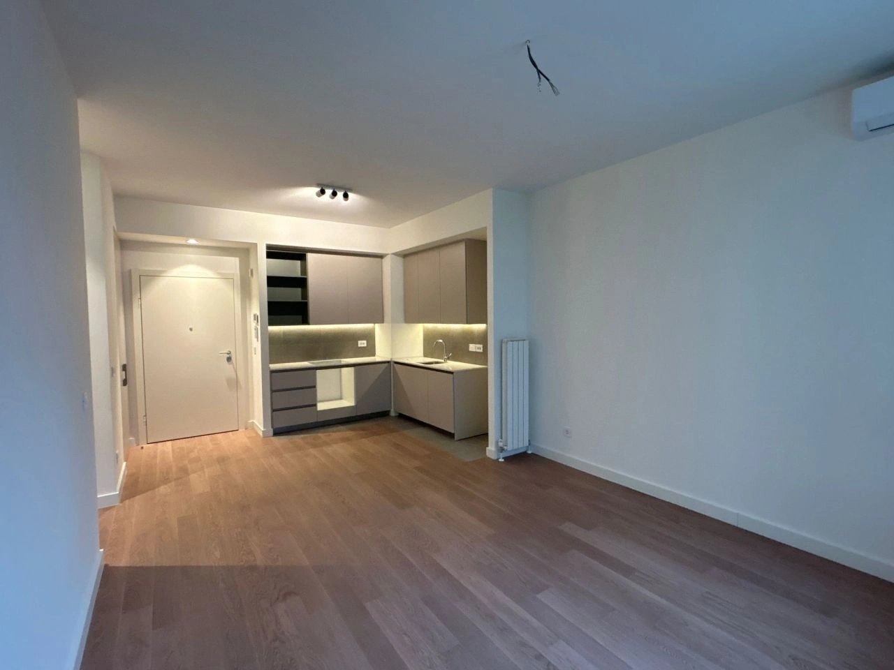 Stylish 60 m² apartment on the river bank in Belgrade, Serbia