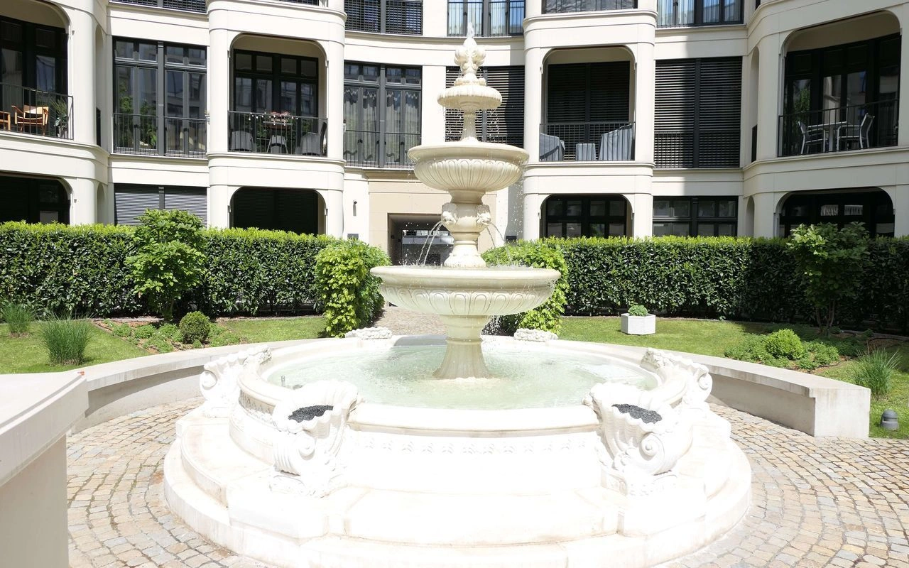 Apartamento elegante en el prestigioso complejo Fellini Residences en Berlín, Alemania, 119 m2