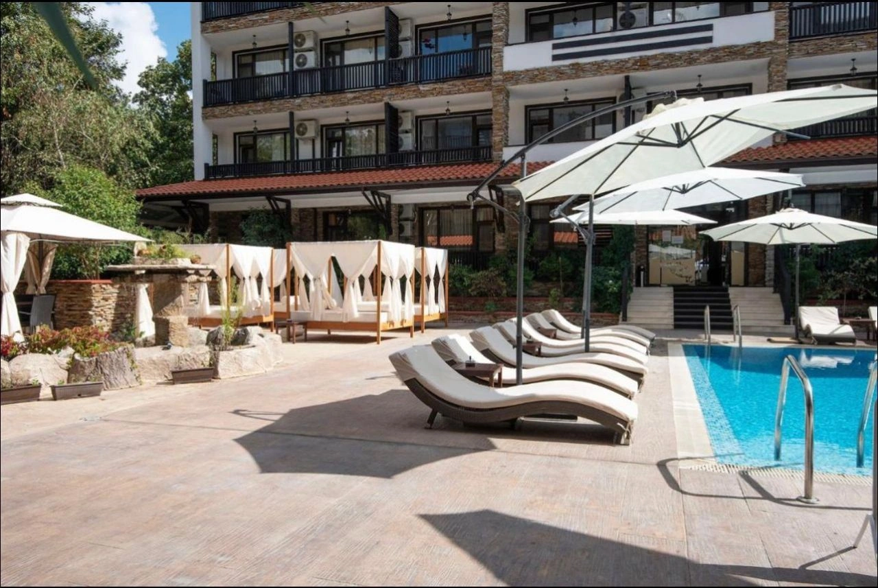 Spacious 2+1 apartment with a spacious terrace in Primorsko, Bulgaria