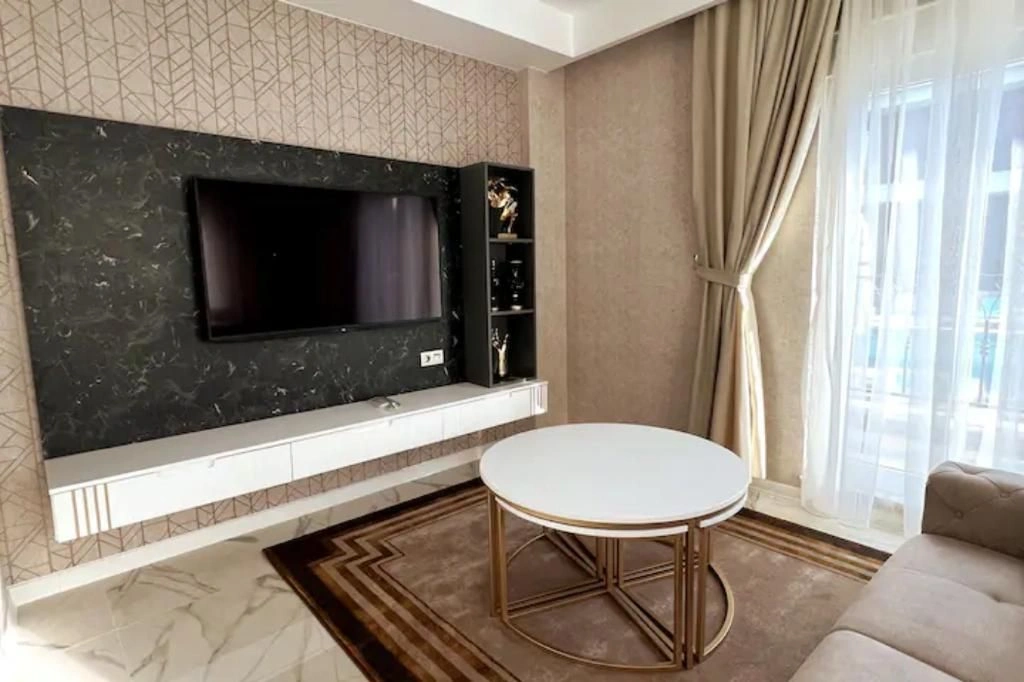 बेलेक में डिज़ाइनर नवीनीकरण के साथ आरामदायक 90 m2 अपार्टमेंट