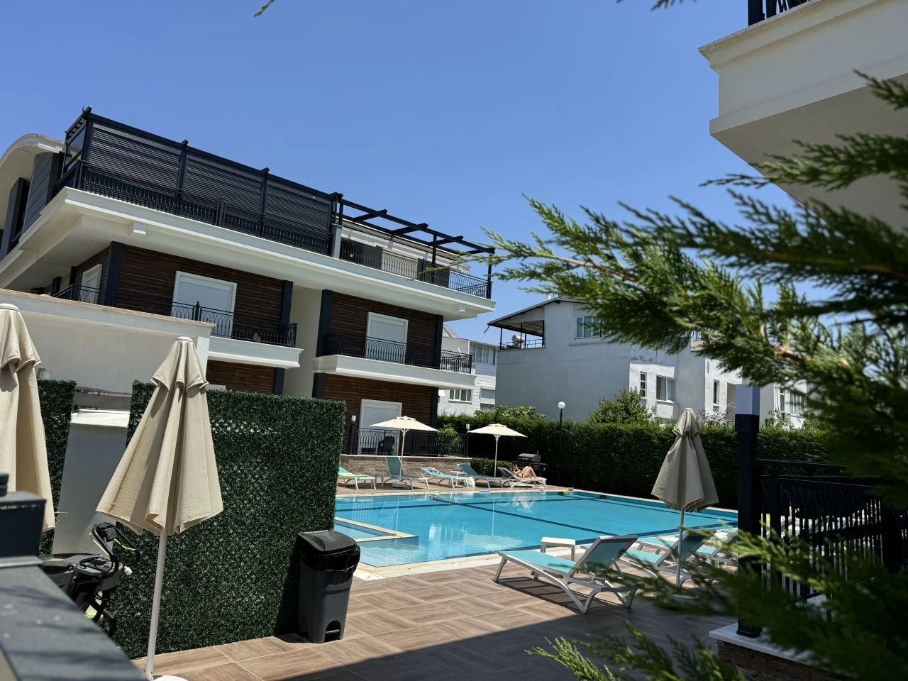 बेलेक में डिज़ाइनर नवीनीकरण के साथ आरामदायक 90 m2 अपार्टमेंट