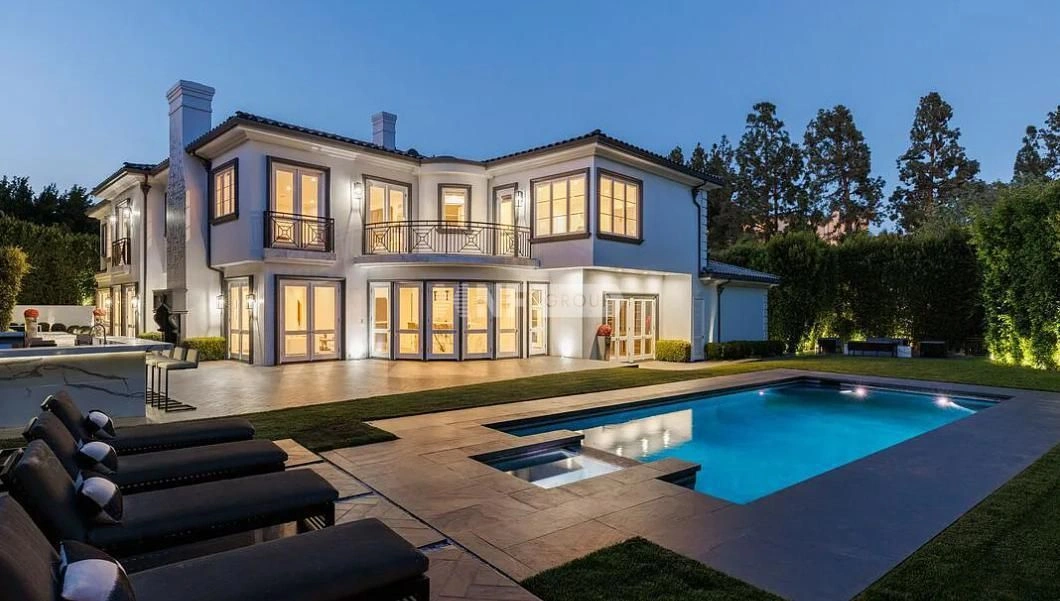 미국 로스앤젤레스 2층 높이 천장의 빌라