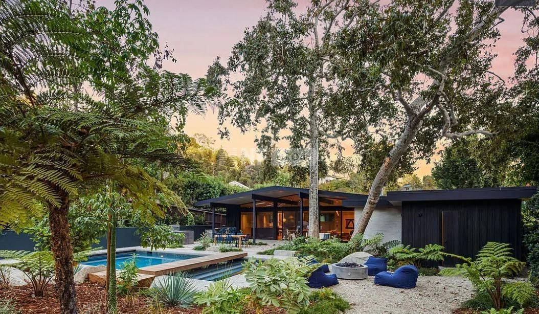 Одноэтажный дом 4+1 в Лос-Анджелесе, США