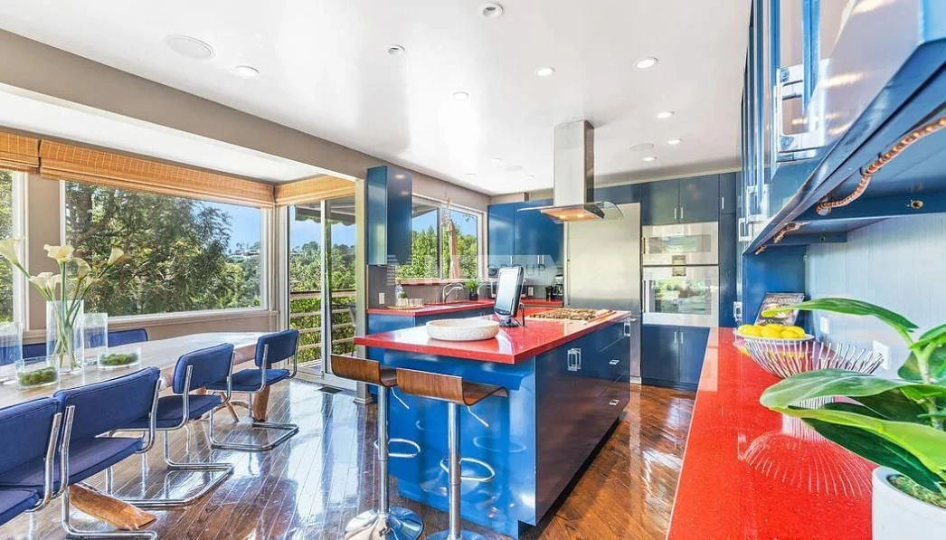 4+1 дом в живописной местности Лос-Анджелеса