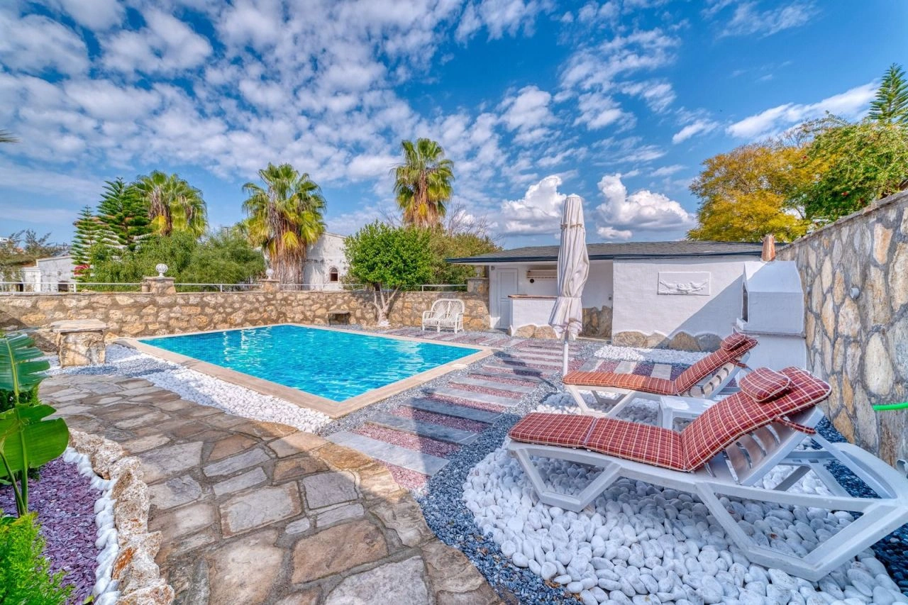 靠近阿拉尼亚海滩的豪华4+1别墅