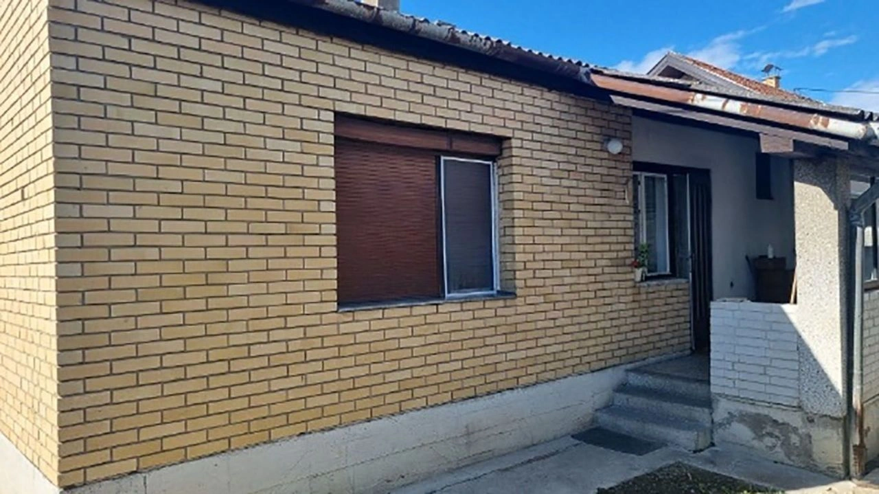 بيت واسع بمساحة 113 م²، على ضفاف نهر الدانوب في سومبور، صربيا