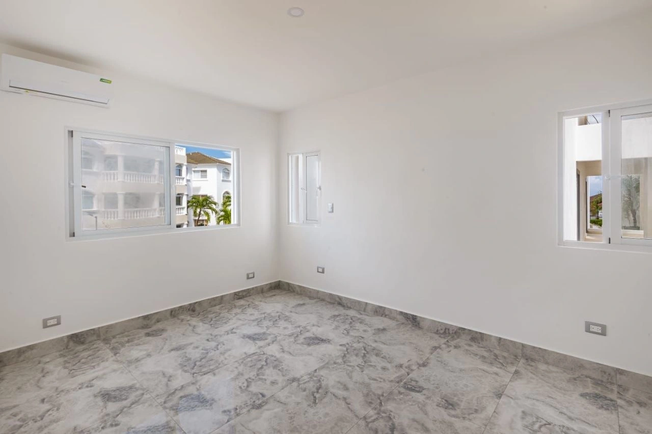 Apartamento em um complexo fechado próximo ao oceano na República Dominicana - $ 398.400