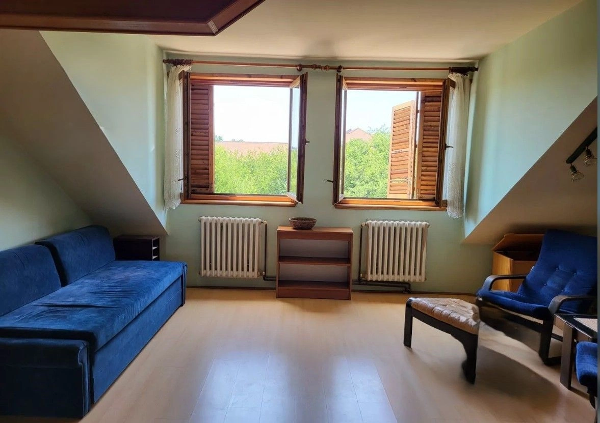 नोवी साद, सर्बिया की निम्न‑ऊंचाई वाली इमारत में 1+1 अपार्टमेंट