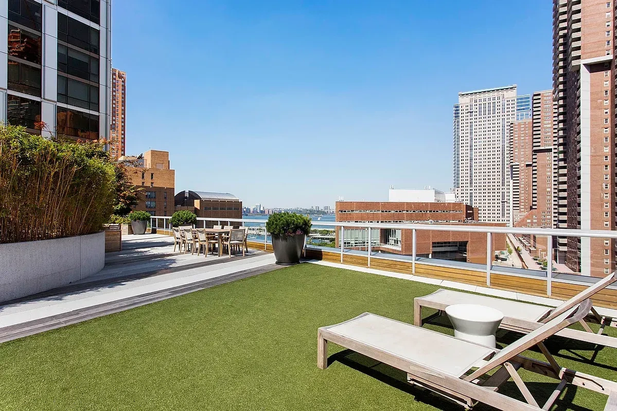 Apartment in a prestigious area of New York City overlooking the Brooklyn Bridge, USA
