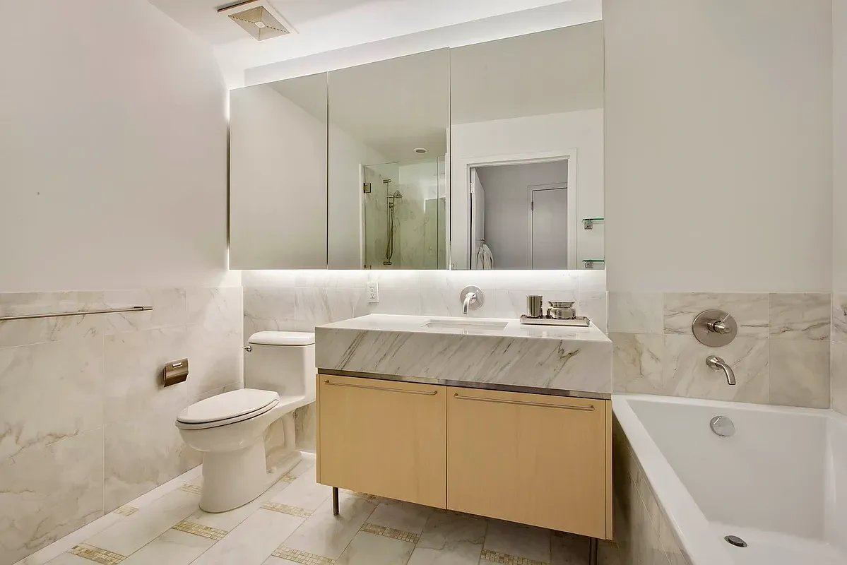 Apartment in a prestigious area of New York City overlooking the Brooklyn Bridge, USA