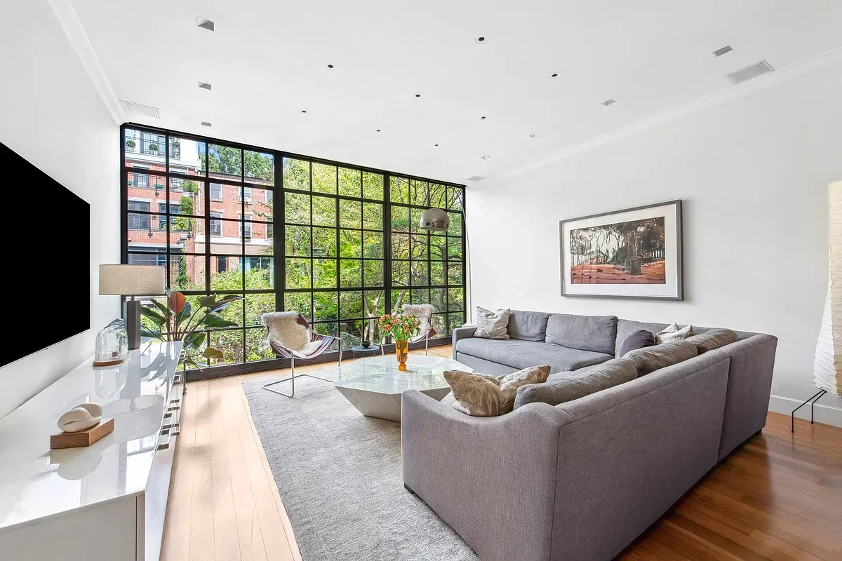 미국 뉴욕 유서 깊은 지역의 모던 마감 타운하우스