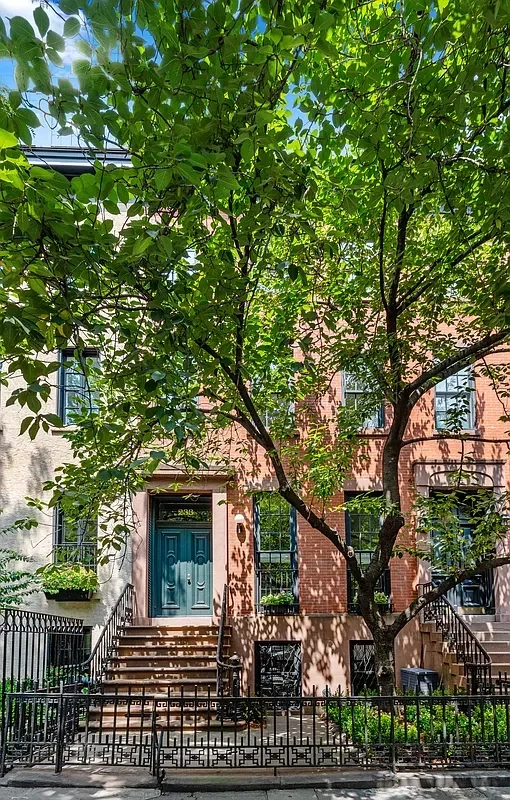 미국 뉴욕 유서 깊은 지역의 모던 마감 타운하우스