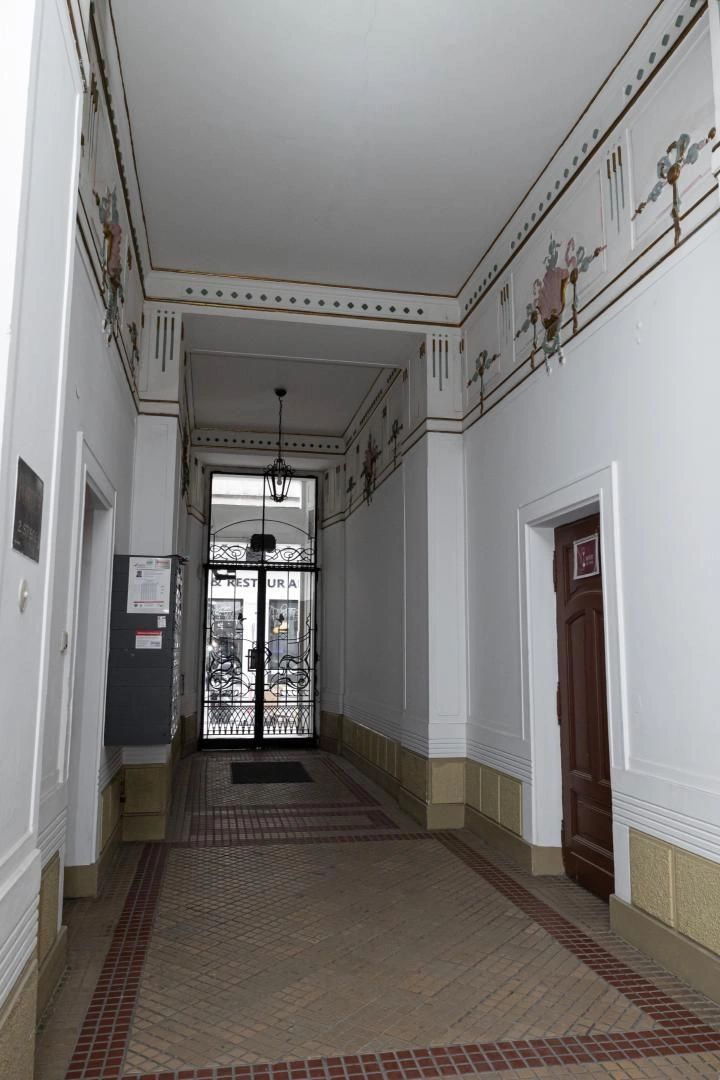 维也纳历史建筑内 2+1 公寓