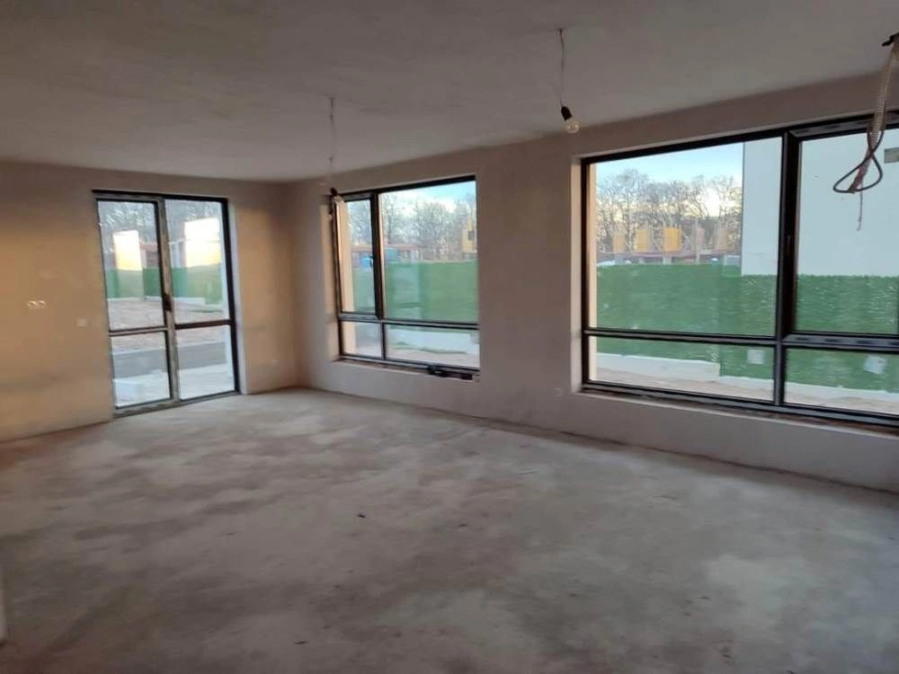 Two bedroom villa in a prestigious complex in the village of Priseltsi, Bulgaria