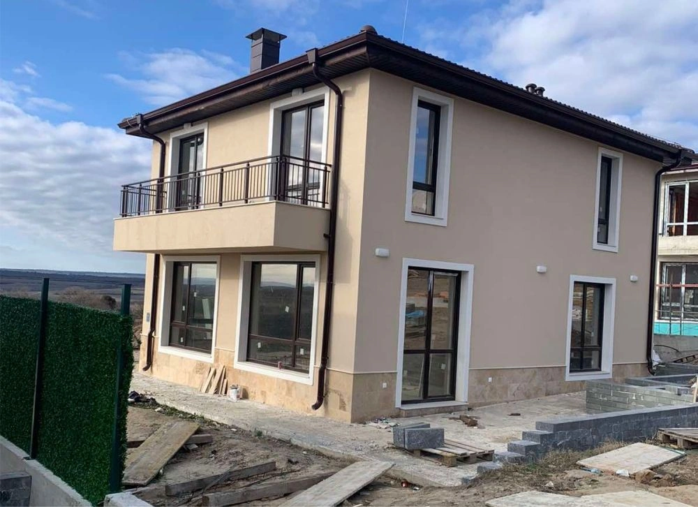 Two bedroom villa in a prestigious complex in the village of Priseltsi, Bulgaria