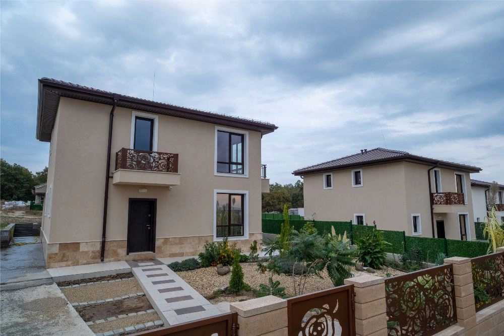 Two bedroom villa in a prestigious complex in the village of Priseltsi, Bulgaria