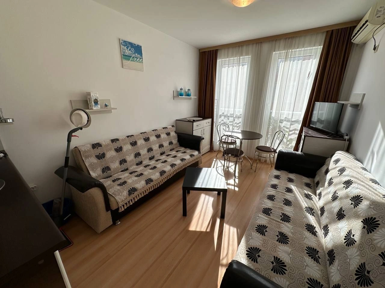 Studio on Sunny Beach in a modern complex with furniture and appliances, Bulgaria