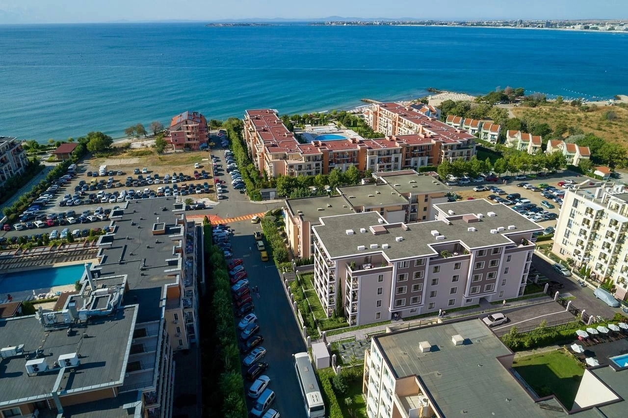 Apartment in a new complex 100 meters from the sea in Sveti Vlas, Bulgaria